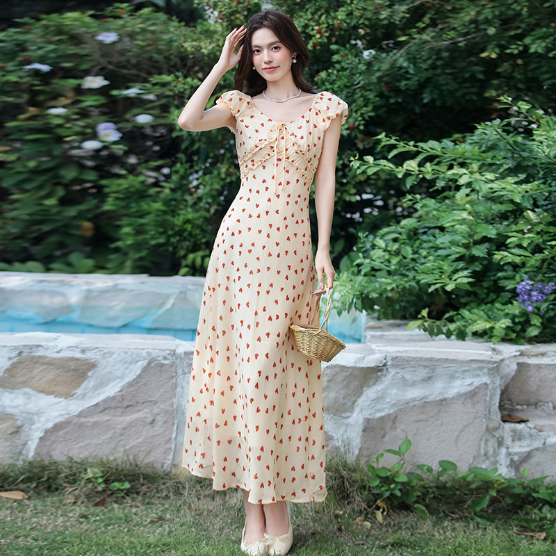 Youthful Ladylike Floral Sexy Waist-Cinching Puff Sleeve Dress Women's 2026 New Niche V-Neck Long Dress