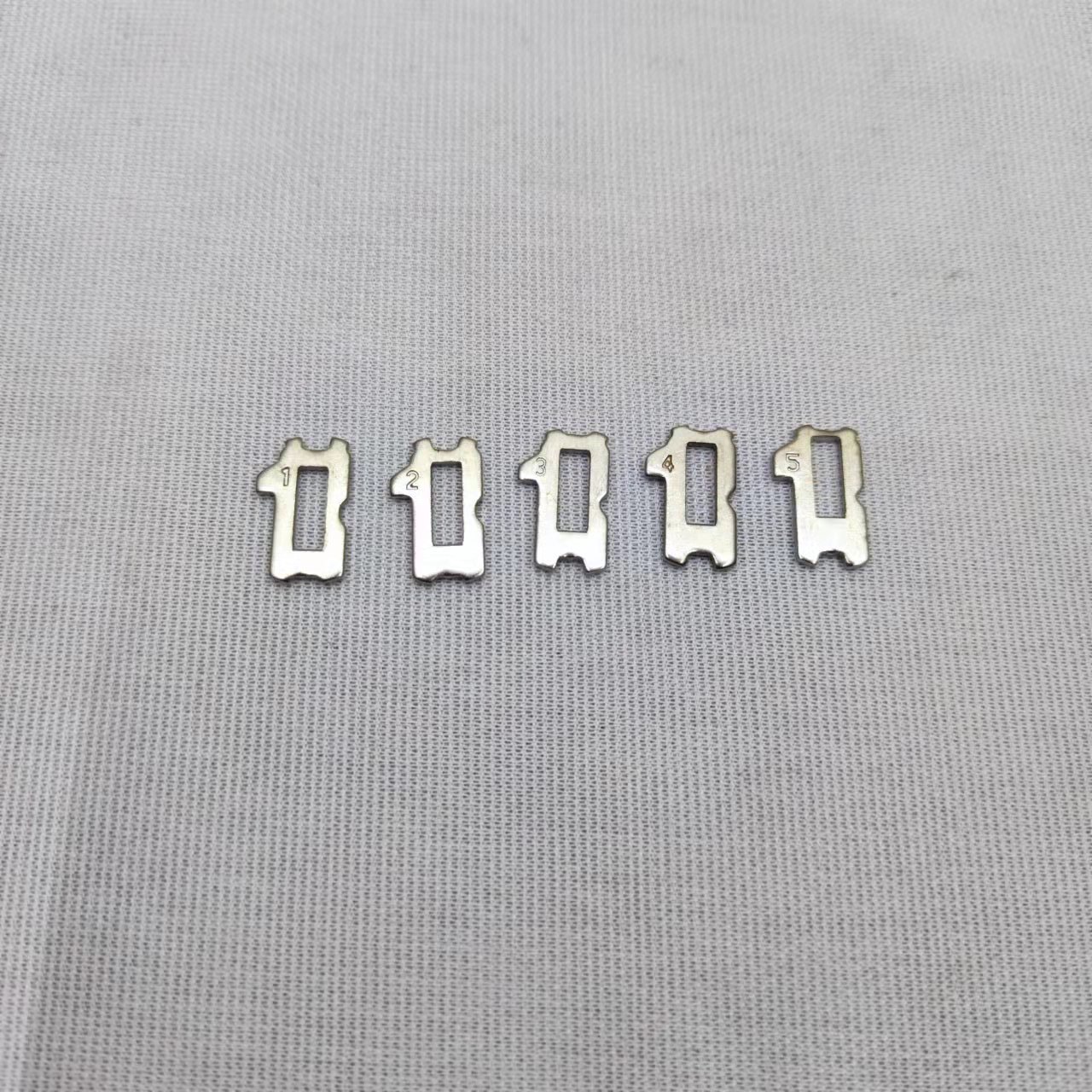 Adecuado para Mazda placa de bloqueo del diente exterior placa de bloqueo del coche gran cantidad congyo