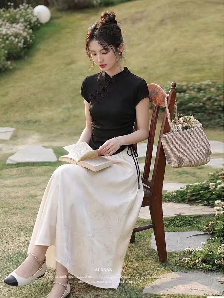 Váy chữ A dài nữ phong cách quốc gia màu trắng gạo — màu mơ