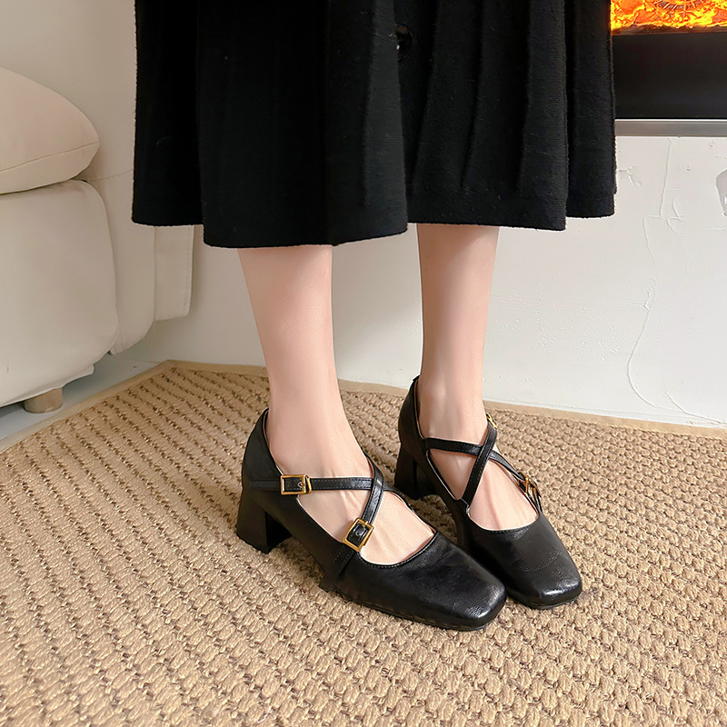 2025 primavera nuevo estilo retrógrado francés marizhen zapatos de cabeza cuadrada de talón grueso de viaje ol zapatos de talón alto para mujeres