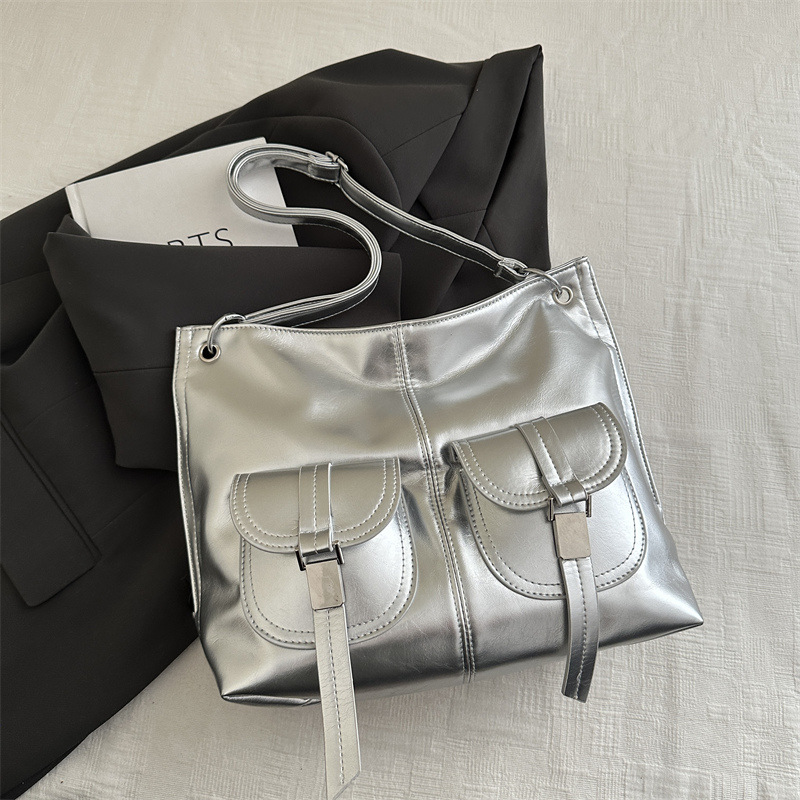 Fashionable Large Capacity Women's Motorcycle Shoulder Bag_voghion.com