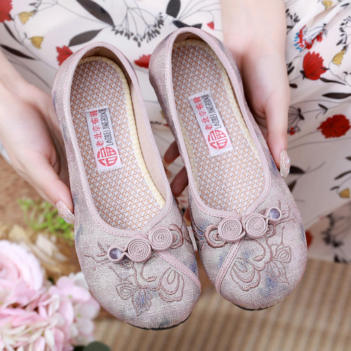 Old Beijing cloth shoes Chinese qipao tang suit flat shoes female  mother shoes flat Chinese wind embroidery hanfu soft bottom women's shoes