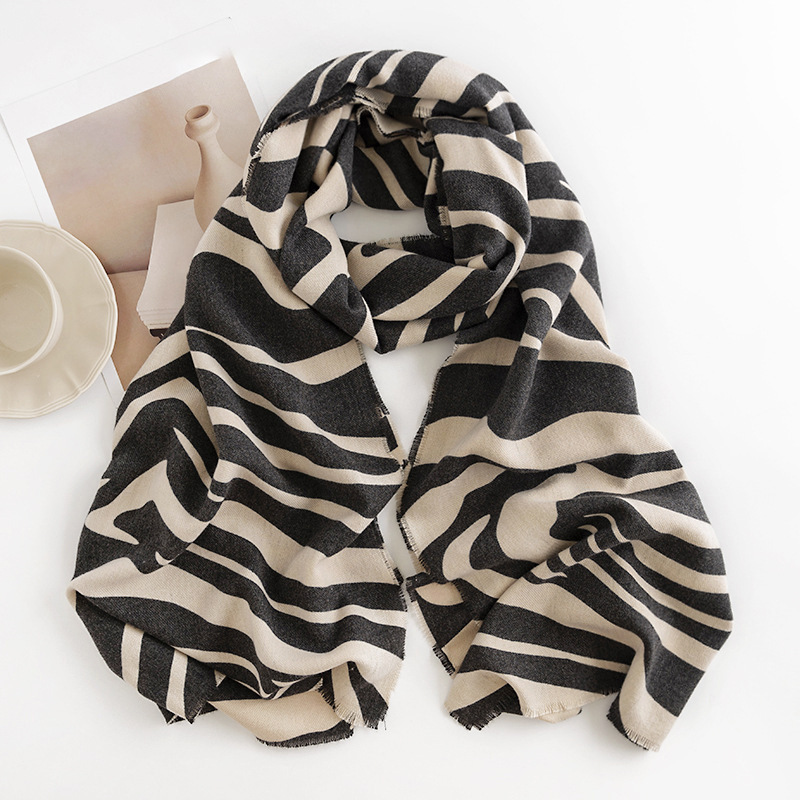 Frau Elegant Zebra Polyester Schal display picture 1