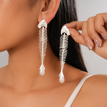 欧美夸张锆石仿珍珠鱼骨架银针耳环冷淡风个性独特小众高级感耳饰