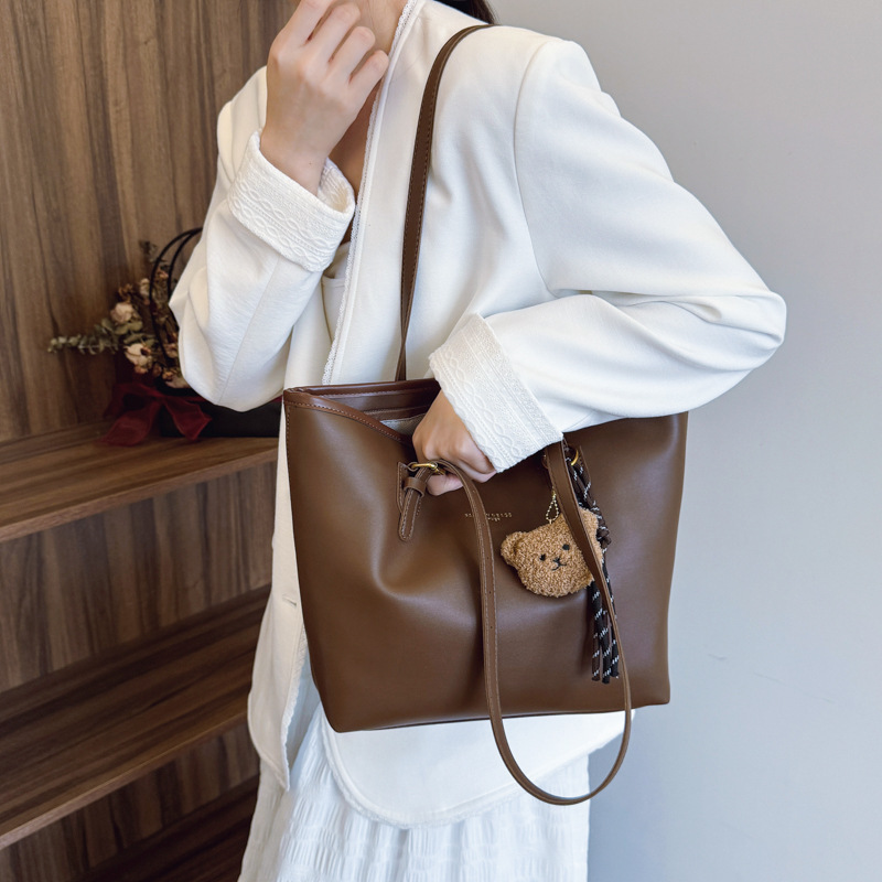 Cross-Border Retro Large-Capacity Bag for Women 2025 New Fashion Korean Niche Tote Bag Single Shoulder Armpit Bag Wholesale Cross-Border Retro Large-Capacity Bag for Women 2025 New Fashion Korean Niche Tote Bag Single Shoulder Armpit Bag Wholesale
