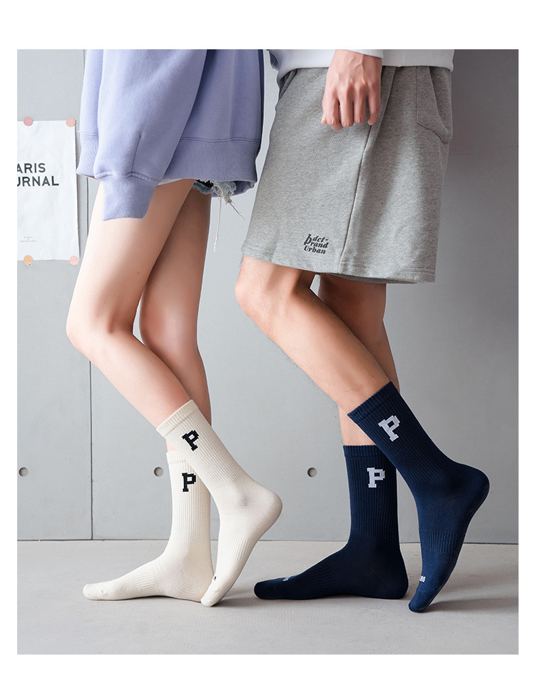 Damen Frühlings- und Herbst reine Baumwoll-Mittelpanther-Socken Mode-Letter-Basketball-Socken Baumwoll-Socken Herren Sport-Socken lange Socken Großhandel