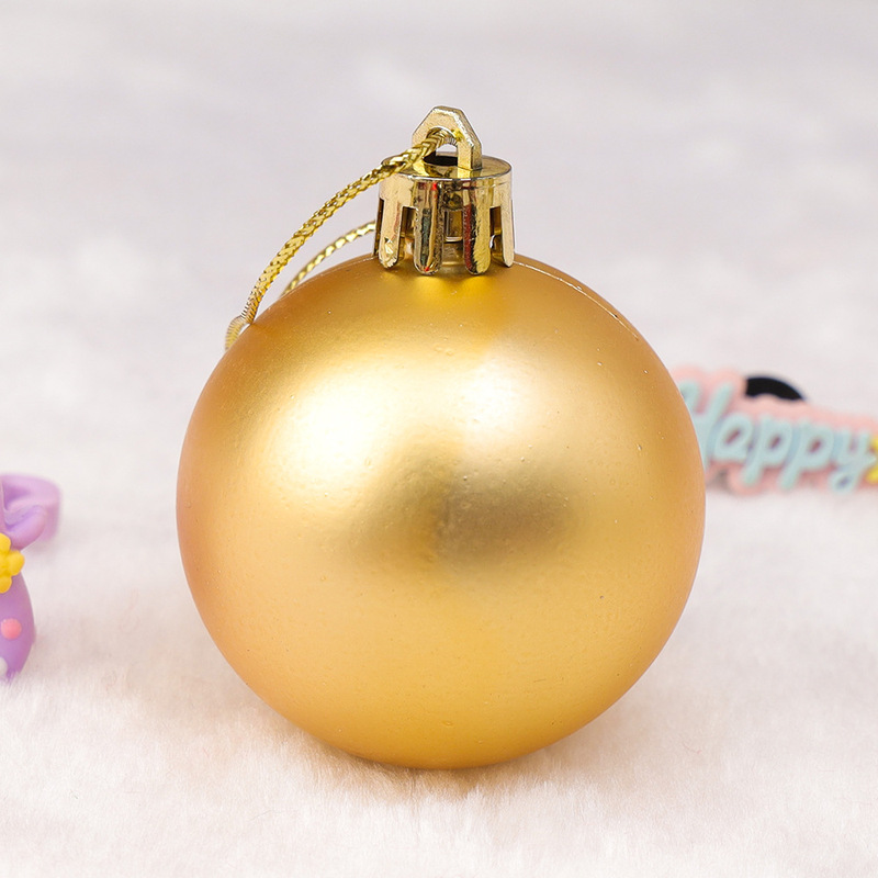 クリスマスツリーの部品雪雪五星松果樹のトップ星はクリスマスボールのペンダントをたくさん包んで飾って木を飾っている|undefined