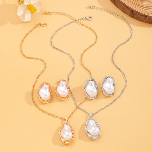 Euramerican INS-style alien baroque pearl choker, commuter-style minimalist metal open pendant necklace