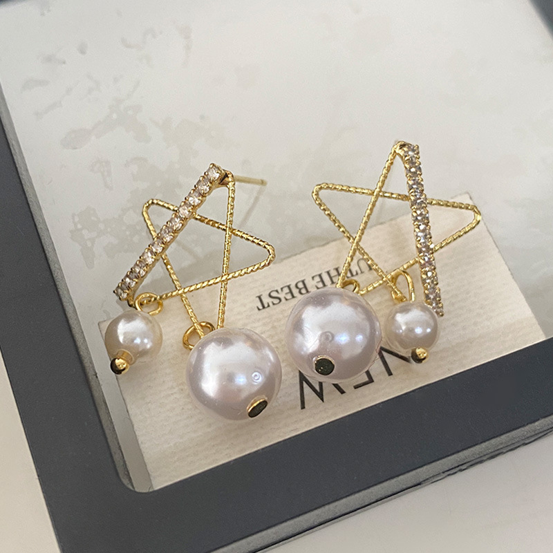 Five pointed Star Earrings Exquisite Small Earrings 2023 New Fashion Diamond Inlaid Light Luxury High Grade Pearl Autumn and Winter Earrings for Women