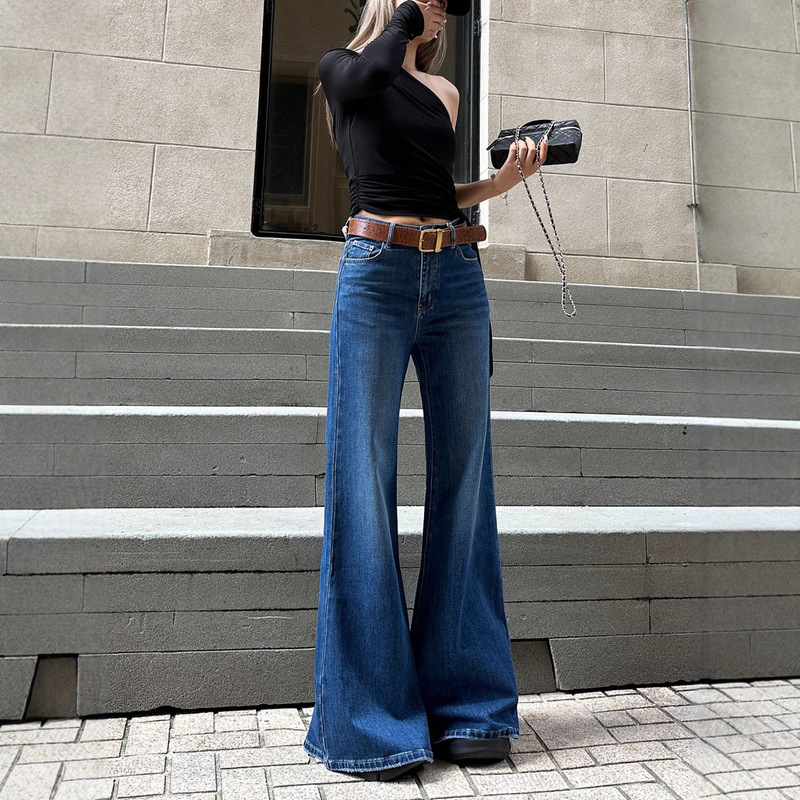 Retro Washed Large Flared Jeans for Women Early Autumn 2025 New Dark Blue Draped Raw Edge Low Waist Casual Pants