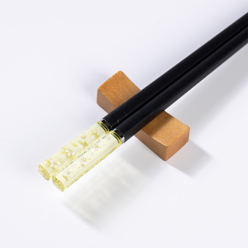 검정색 젓가락 모형(노란색 1쌍)