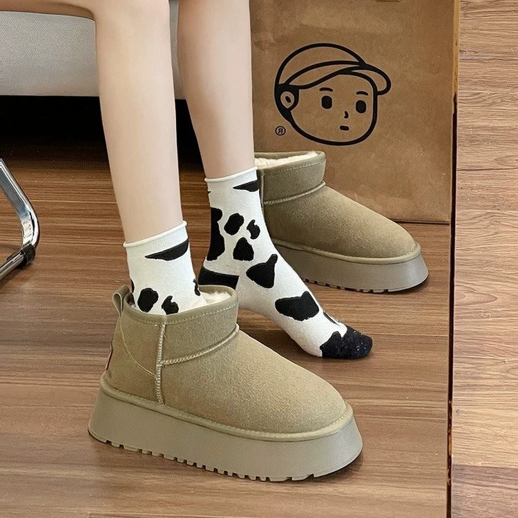 Толстое дно нескользящие снежные сапоги женские 2024 новые зимние теплые хлебные туфли