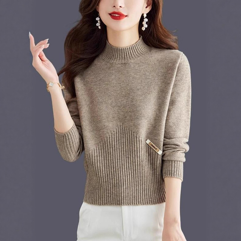 2025 New Knitted Wool Sweater for Women, Short Style for Petite Figures, Autumn and Winter Half-High Collar, Fashionable and Popular Slimming Sweater Base