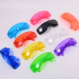 焊工手套;防冲击眼镜;防护面罩