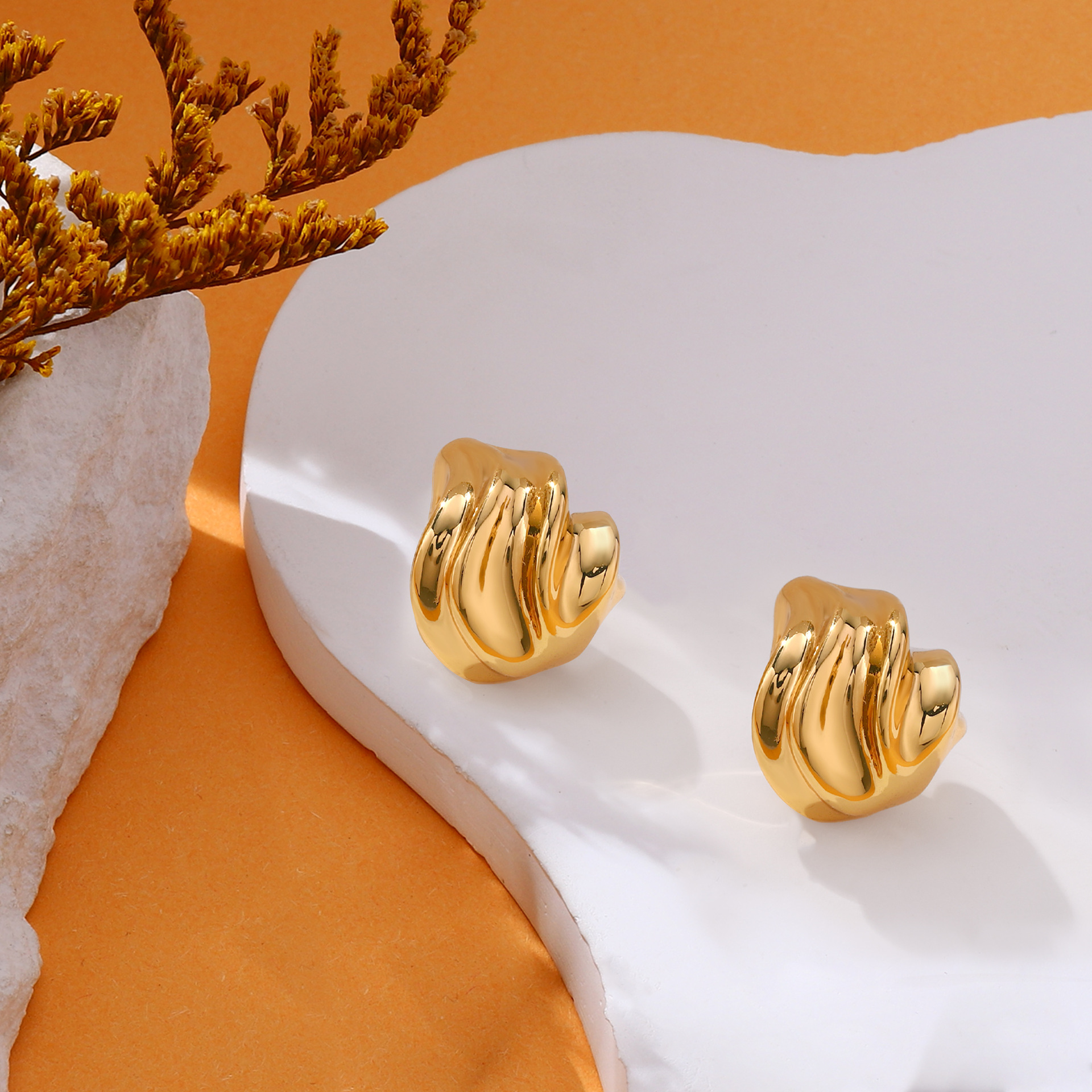 french-retro-rock-texture-earrings-european-and-american-fashion-simple-personality-hammer-pattern-high-end-feeling-earrings-for-women