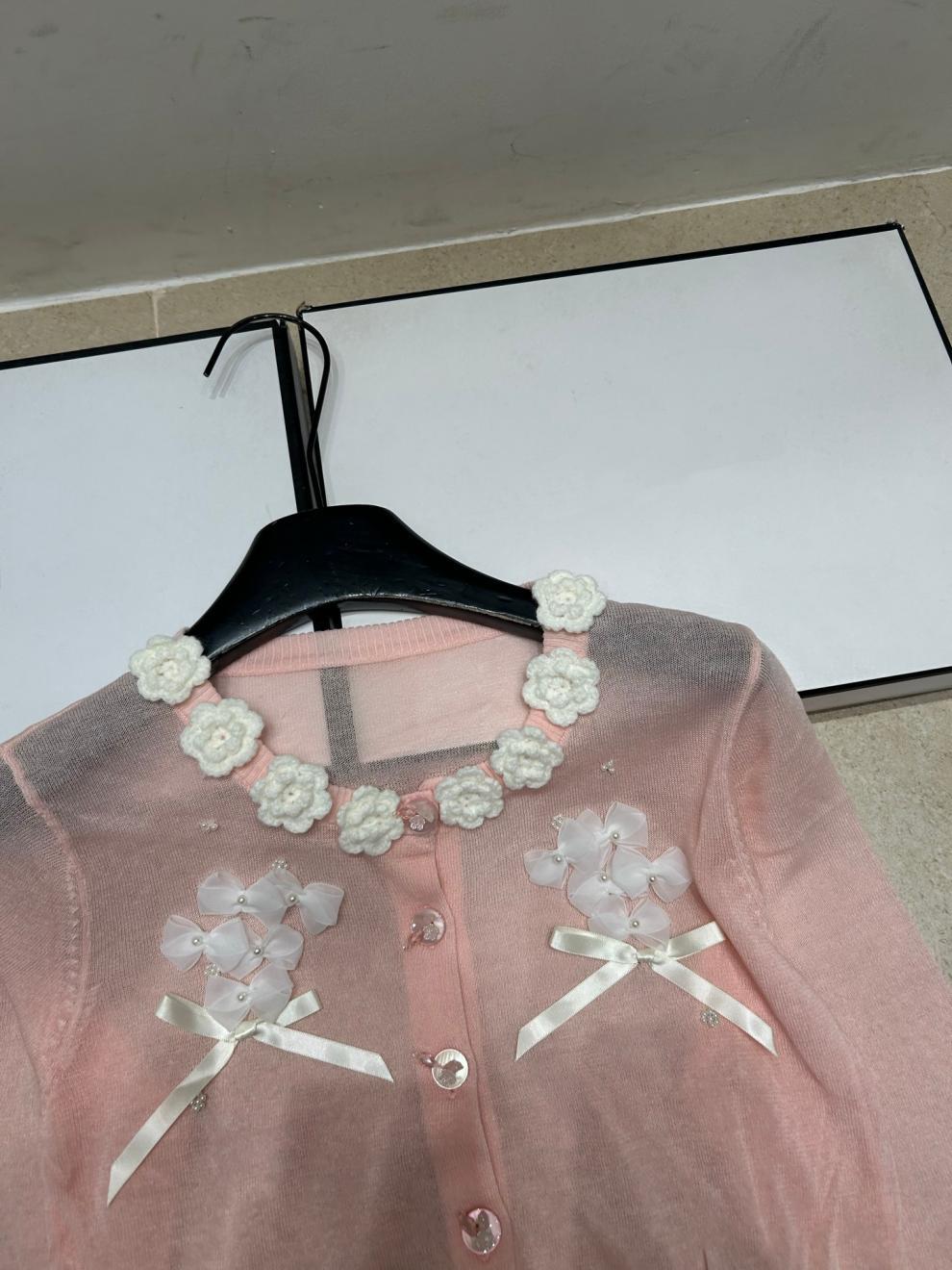 Trendy Brand Knitted Cardigan With Floral Bow, Long Sleeves, Thin, Loose Brand Logo And Versatile Women's Top, New Summer 2026_ecoleips.com
