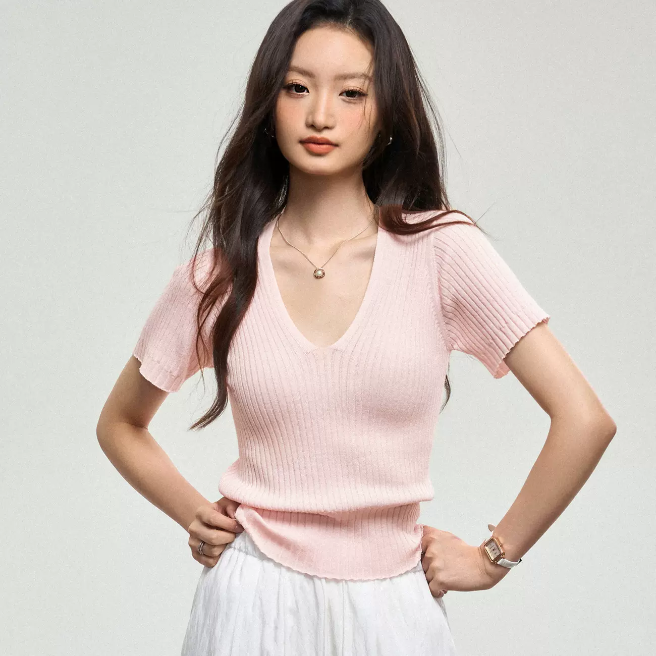 气质V领短袖针织衫女夏季2025新款辣妹纯欲风修身T恤显瘦粉色上衣