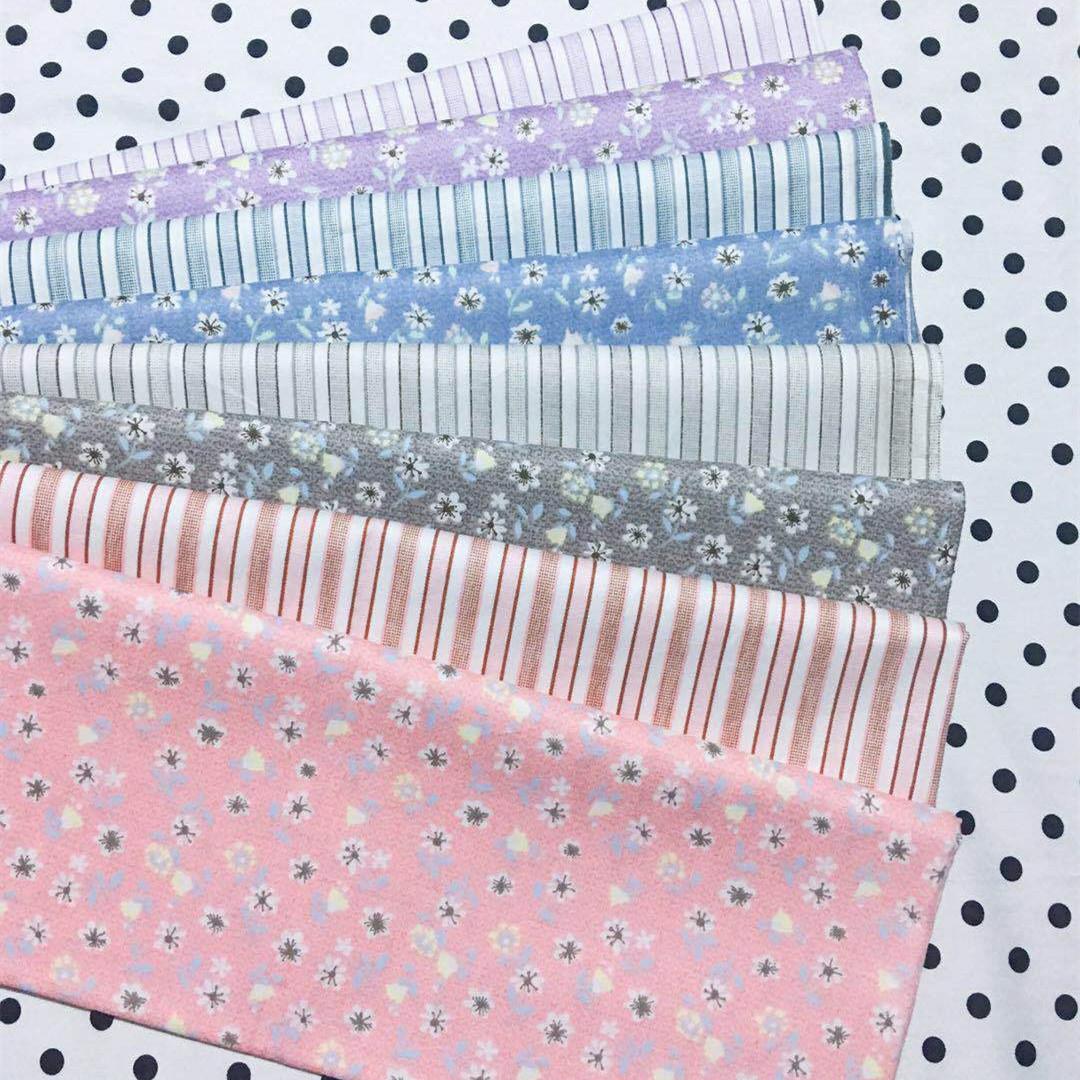 批发小碎花布料被套纯棉斜纹布料床品服饰印花布田园小花0.4cm条