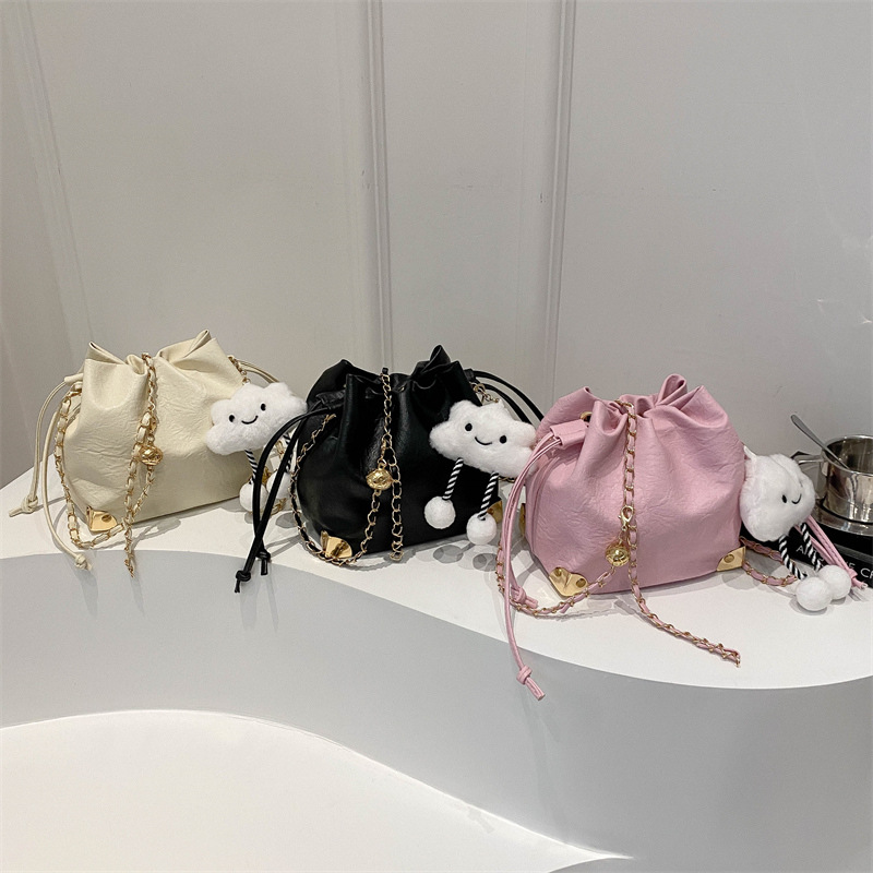 High-end 2024, bolsas de mochila versátiles este año, bolsas de balde populares, bolsas de balde de cadenas de extracción, nuevas mujeres