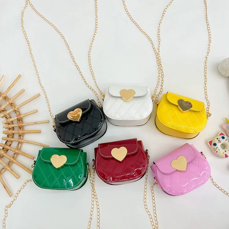 Новая детская сумка-кроссбоди 2022 года, милая, мультяшная, миниатюрная, в форме сердца, на одно плечо, шестикомпонентная, для девочек, для хранения мелочей