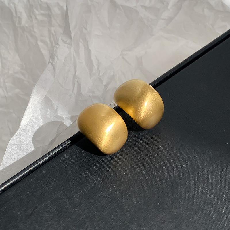 Pendientes de dibujo geométrico simple de estilo frío de aguja de plata Pendientes de diseño de moda de lujo ligero Pendientes de sentido de alta calidad para mujer