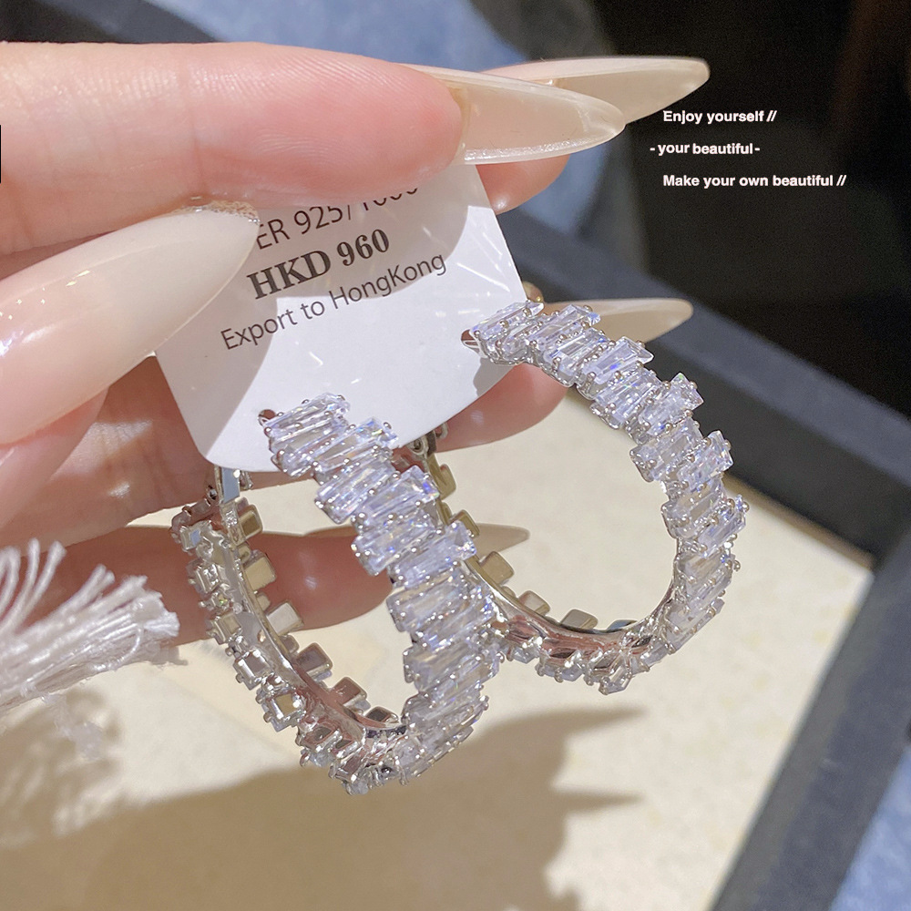 S925 aguja de plata moda diamante lleno de pendientes de borla súper flash ligero lujo de alta calidad pendientes de perlas temperamento todo-fósforo mujer