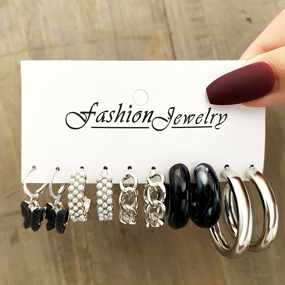 欧美跨境新款珍珠女士耳环 复古金色耳圈套装6件套Earrings Set 欧美跨境新款珍珠女士耳环 复古金色耳圈套装6件套Earrings Set