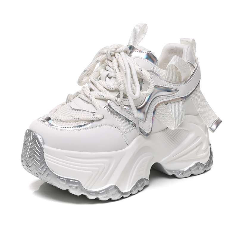 Giày sneaker nữ đế dày độn cao bên trong, phong cách bánh xốp mới mùa xuân — Màu đen