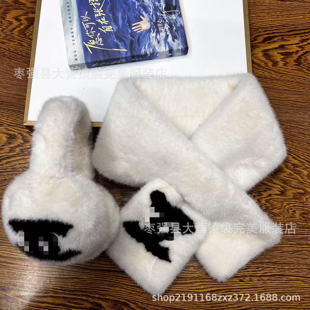 Xiaoxiangjia's Autumn and Winter Essential Faux Mink Fur Scarf, Warm Women's Scarf, Double-Sided Fur Cross Scarf, Simple Large C Style