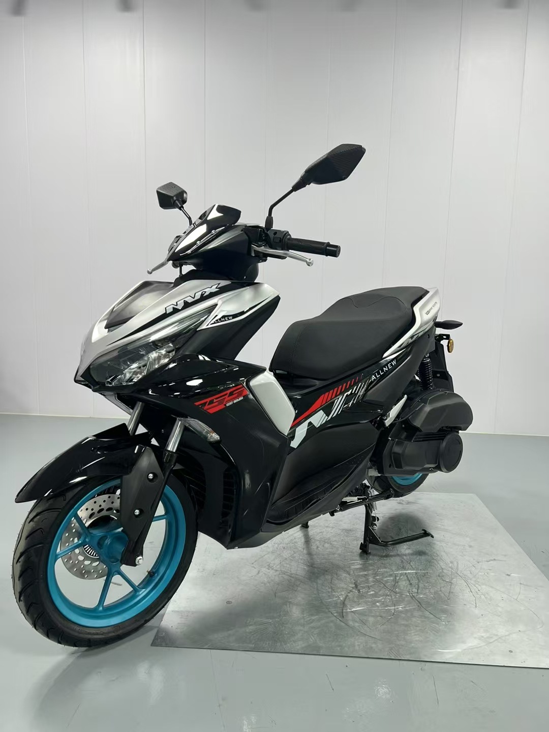 Factory Direct Sales Nvx Fuel-Powered Motorcycle Adult Mobility Scooter 150Cc Large-Displacement Street Bike Motorcycle