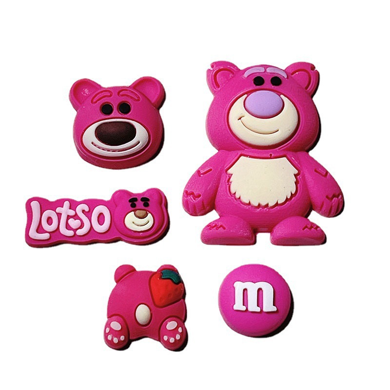 Oso de fresa de dibujos animados de PVC flexible pegamento accesorios de la joyería caja de almacenamiento de la cáscara del teléfono móvil caja de papelería agujero zapatos gran vientre taza parche