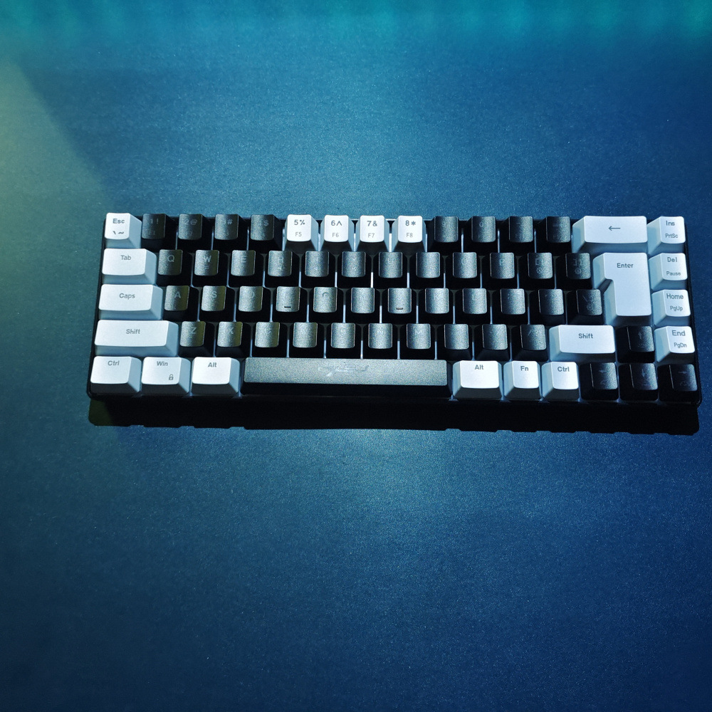 2023 Nieuwe gamingfilm 68 toetsen Kabelscheiding RGB-achtergrondverlichting Multifunctioneel bedraad toetsenbord_voghion.com