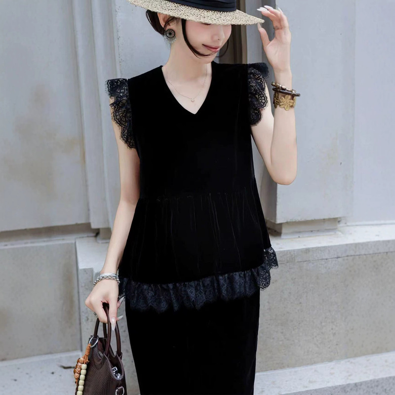 2026 New Model New Chinese Style Simple Velvet Top with Eyelash Lace Splicing at the Cuffs and Hem, Versatile Blouse 2026 New Model New Chinese Style Simple Velvet Top with Eyelash Lace Splicing at the Cuffs and Hem, Versatile Blouse