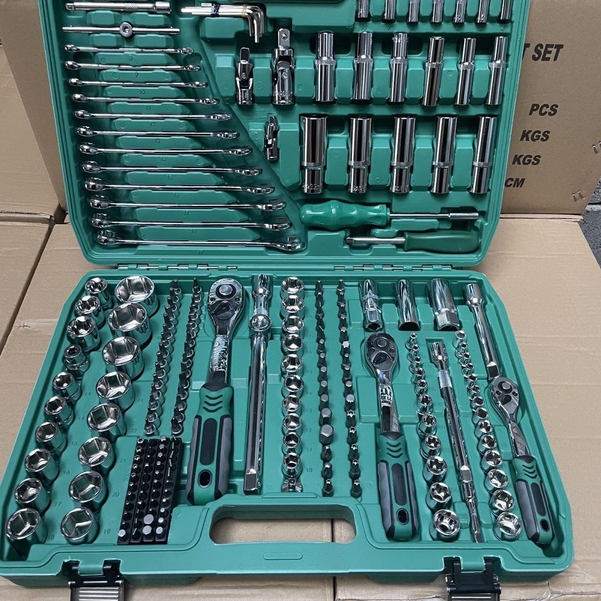 European Quality 216-Piece Auto Repair Tool Set Socket Wrench Combination Car Repair Kit Complete Wrench Set