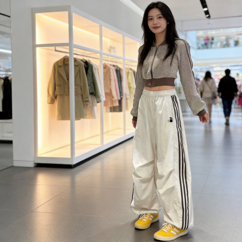 Clover Pants for Men and Women, Striped Embroidered Wide-Leg Pants, Thin Long Pants with Three Stripes, Sporty Loose Casual Wholesale Clover Pants for Men and Women, Striped Embroidered Wide-Leg Pants, Thin Long Pants with Three Stripes, Sporty Loose Casual Wholesale