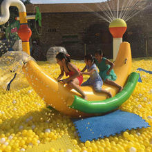 雪地香蕉船充气玩具跷跷板儿童水上乐园设备香蕉鸭子3人