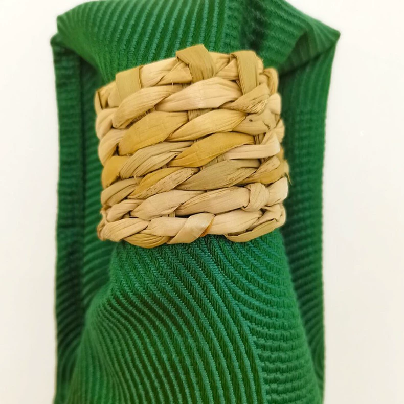 Straw woven paper napkins