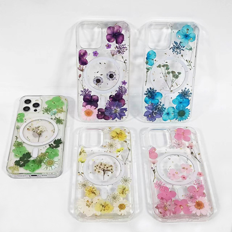 Natural Real Flower Epoxy Magnetic Case Suitable for iPhone 15/16/17 New Creative DIY Dried Flower Phone Case