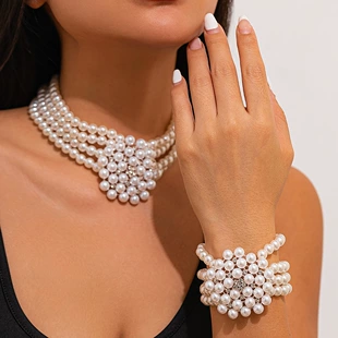 Многослойное колье с жемчугом и цветком choker