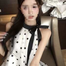 爆款小香风蝴蝶结波点雪纺连衣裙女夏季感超好看法式超仙挂脖裙子