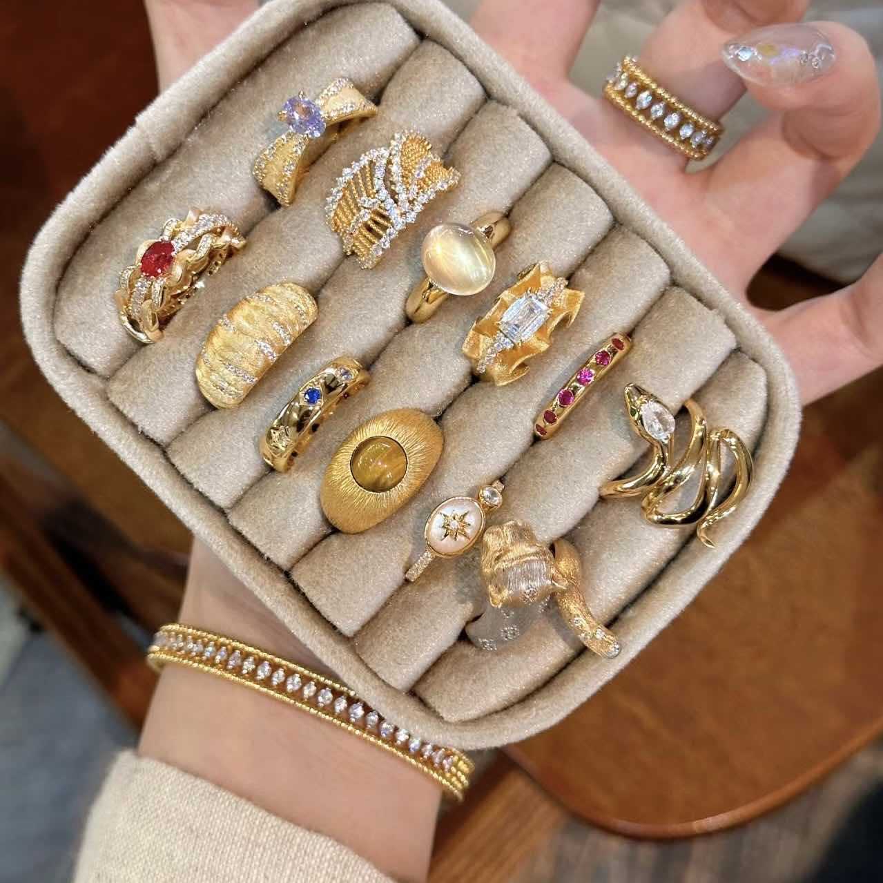 Anillo de apertura de espiga de circonio de vintage medieval anillo de todo fósforo de nicho femenino joyería de alta gama de lujo ligero retro