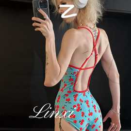 新款游泳衣女连体小胸纯欲风性感露背连体比基尼温泉度假海边泳装