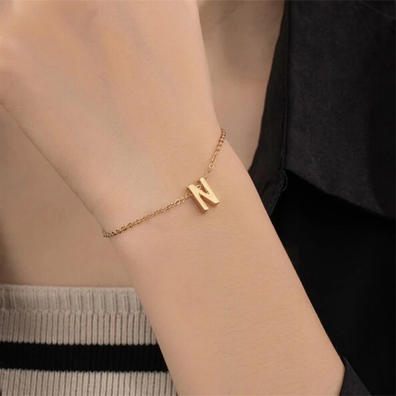 26-Letter DIY Name Bracelet for Women, Titanium Steel Gold-Plated, Non-Fading, Simple and Versatile, Suitable for Commuting, Gift for Best Friends, Jewelry