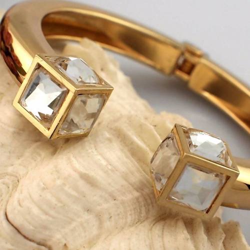 Elegant European and American Style High-Quality Alloy Square Crystal Bracelet for Women, Charming Design Cuff Bracelet, Personalized Jewelry