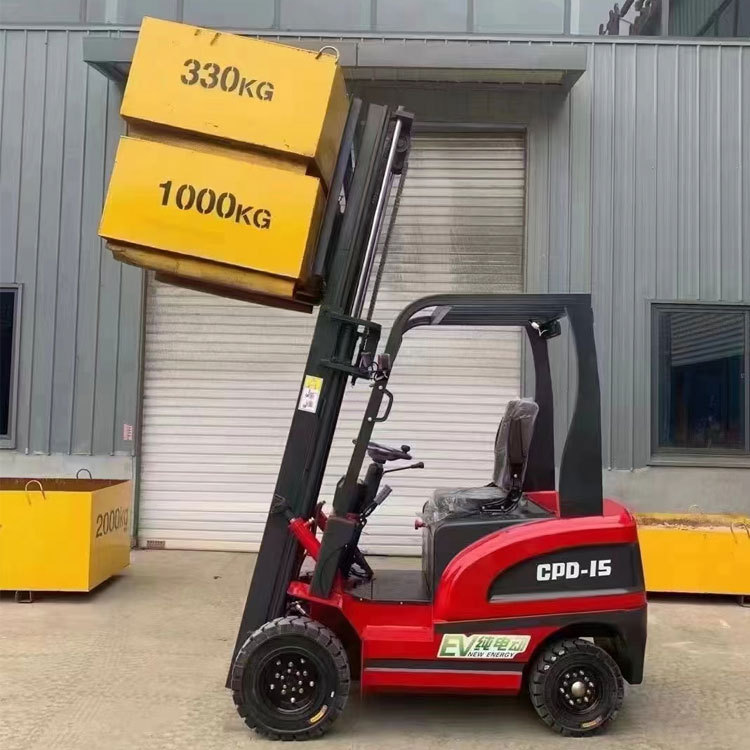 2吨新能源叉车电动堆高车性能稳定可原地转向 行驶方便