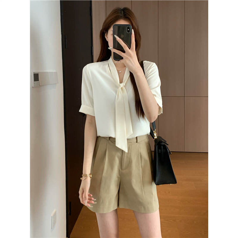 Gentle and Elegant! Smooth and Stylish H-Shaped Cut V Neck Sweetheart Collar Ribbon Pure Color Elegant Commuter Short-Sleeved Shirt for Women