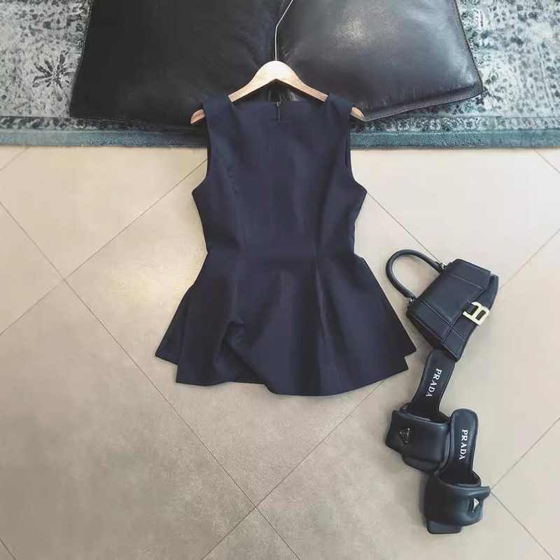 In-Stock Autumn New High-End Ultra-Fine Striped Waist-Cinching Slimming Sleeveless Wool Vest and Wide-Leg Pants Set for Women