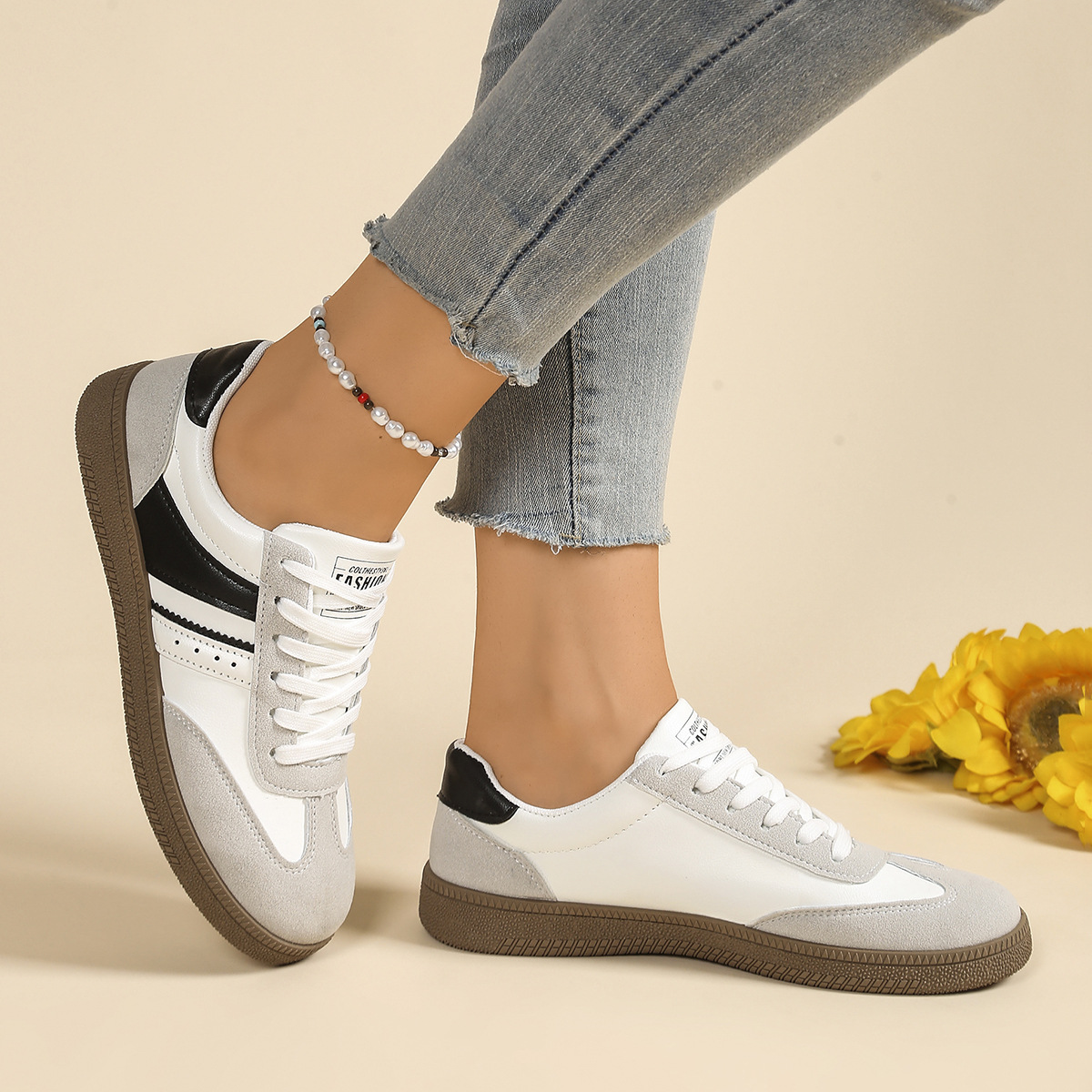 Zapatos de entrenamiento de base plana para mujeres 2026 nuevos zapatos de skate de primavera y verano retro de comercio exterior transfronterizo zapatos casuales grandes zapatos blancos para mujeres