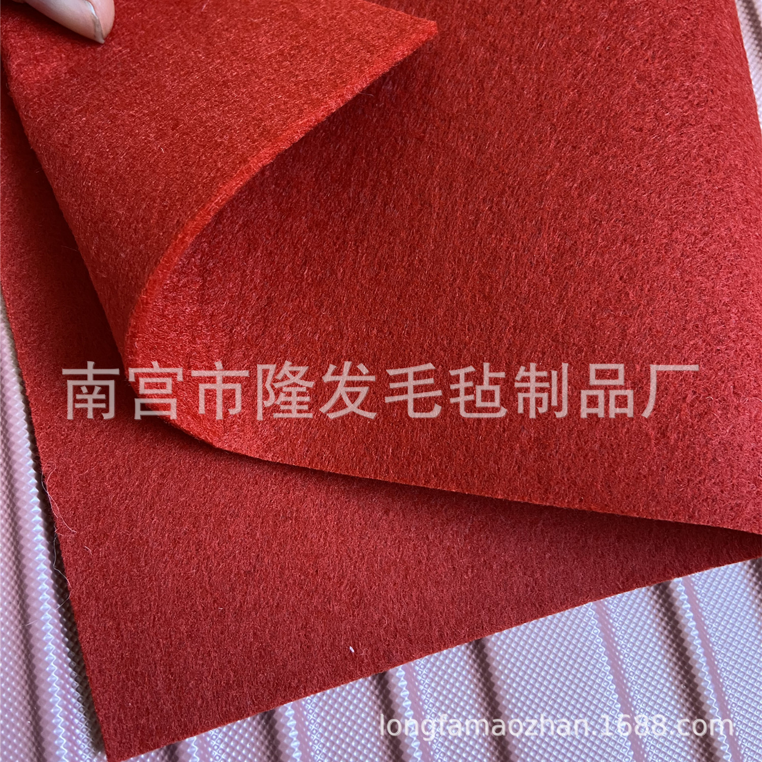 圣诞服装靴子帽子装饰用软身软质针刺无纺布 针棉戟绒布涤棉面料