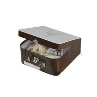 Guangdong Shenzhen Cardboard Craft Suitcase, Suitcase, Children Export Cardboard Portable Box Packaging Box